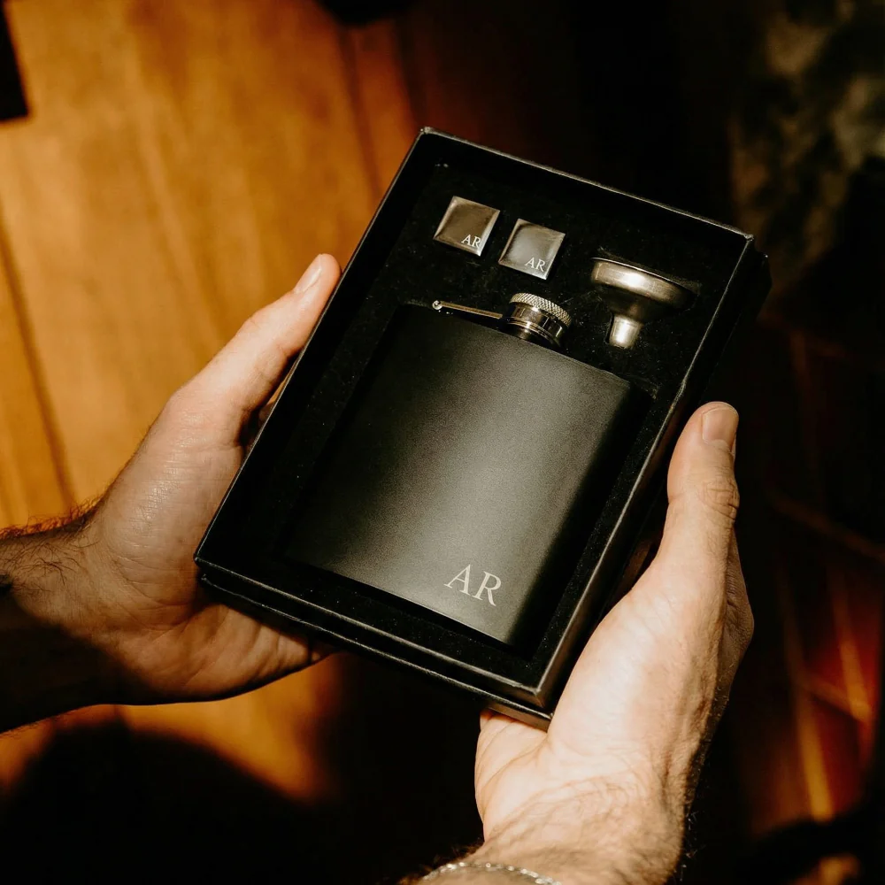 Engravd Hip Flask and Cuff Link Set - Image 7