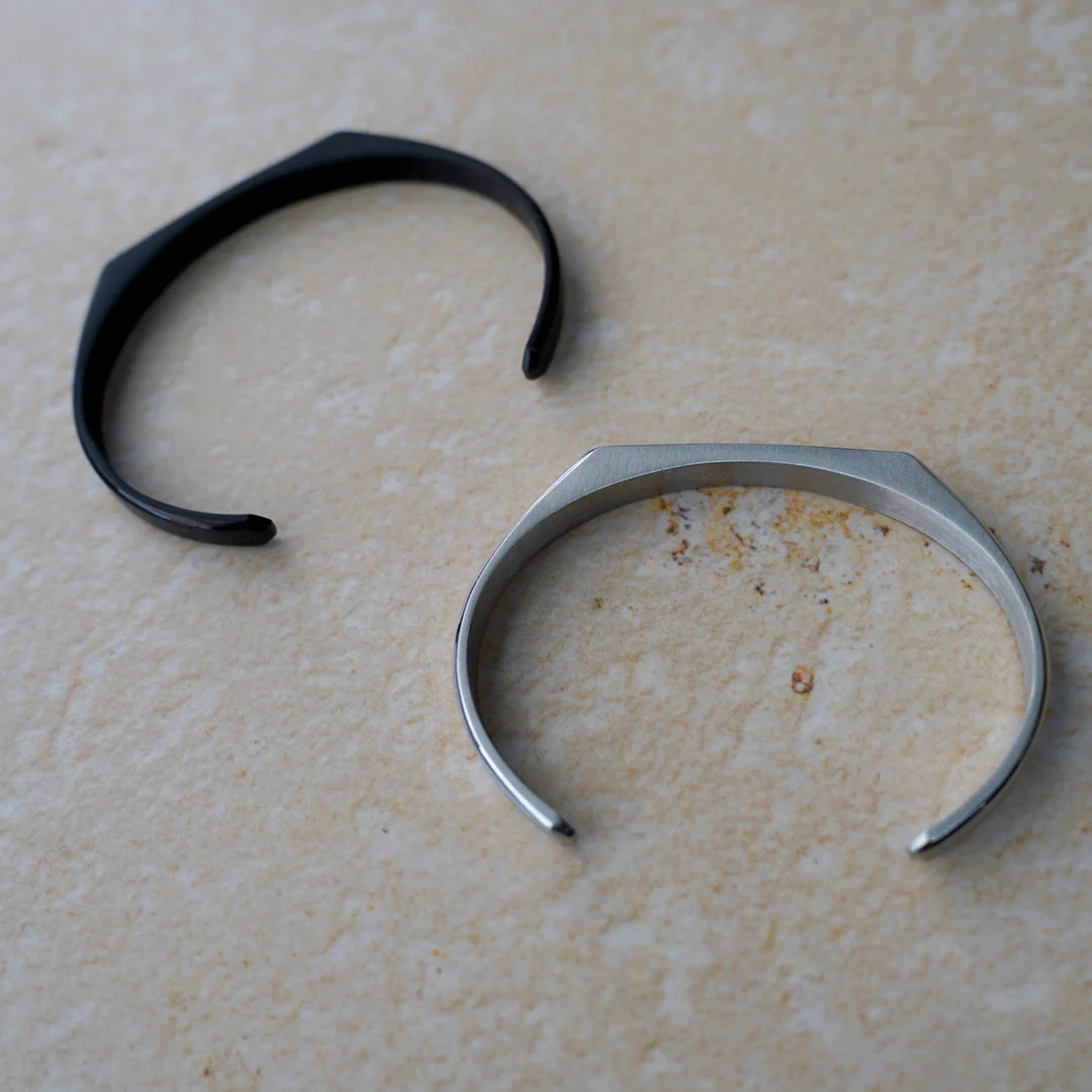 Silver Engravd Signet Cuff - Image 7